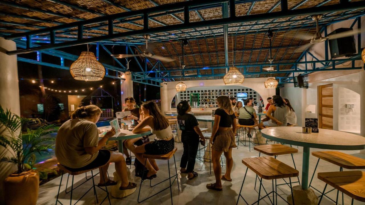 Mad Monkey Panglao