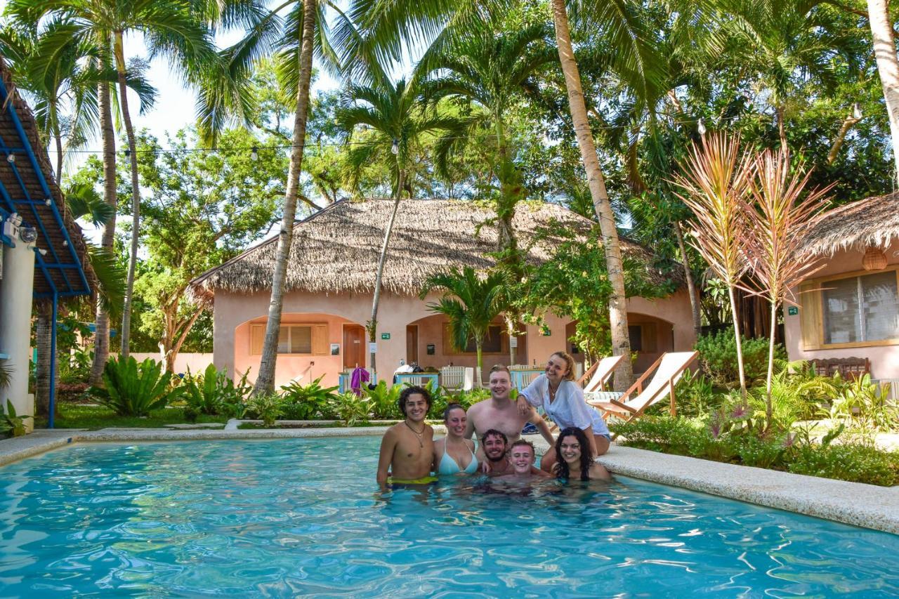 Hostel Mad Monkey Panglao