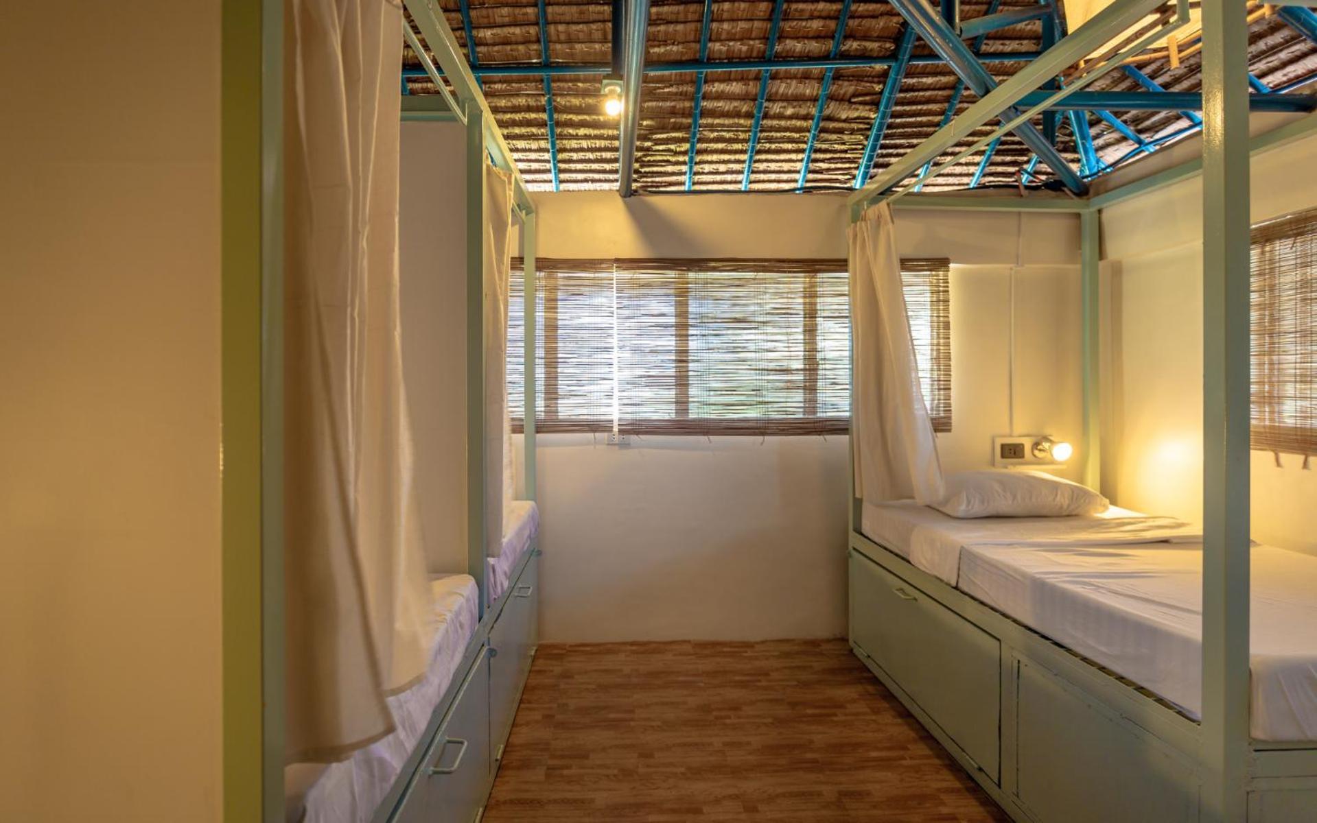 Hostel Mad Monkey *